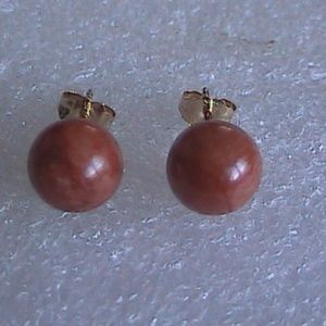 14k Yellow Gold Reddish Brown Jade Stud Pierced Ea